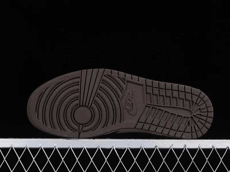 All Categories Air Jordan Jordan Series Basketball Shoes Air Jordan 1 High OG Version Travis Scott x Air Jordan 1 High OG AJ1 Reverse Hook Limited Edition CD4487-100